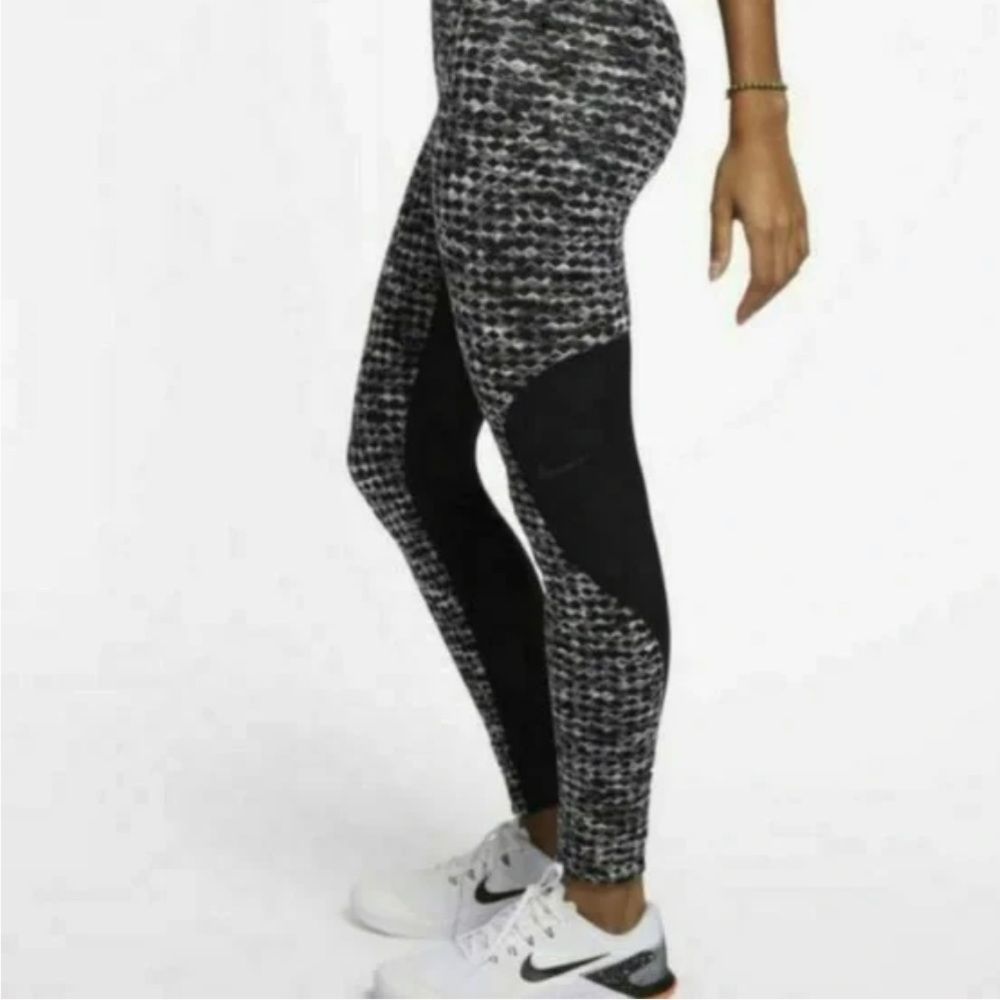 Nike pro Hyperwarm Brusted legging  XS - Picture 3 of 10